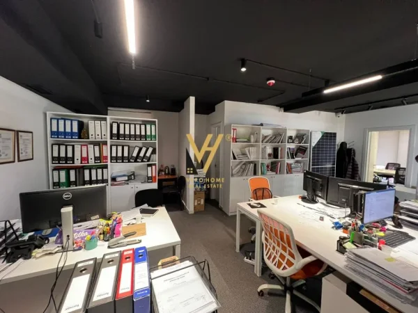 Tirane, jepet me qera zyre Kati 2, 72 m² 1.100 € (PAZARI I RI)