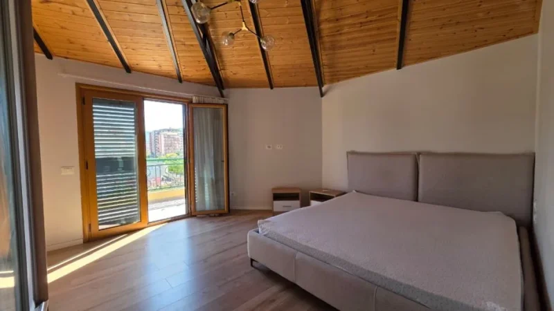 Vlore, jepet me qera apartament 1+1 Kati 3, 65 m² 300 € (Rruga Enver Jaho)