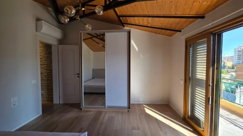 Vlore, jepet me qera apartament 1+1 Kati 3, 65 m² 300 € (Rruga Enver Jaho)