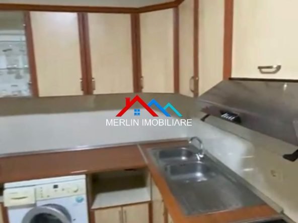 Tirane, jepet me qera apartament 2+1 Kati 1, 84 m² 570 € (BULEVARDI ZOGU I PARE)