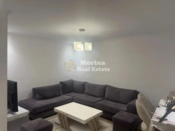 Tirane, jepet me qera apartament 1+1 Kati 3, 60 m² 500 € (Ali Demi)