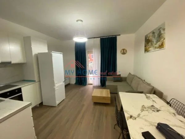 Tirane, shitet apartament 1+1+Ballkon Kati 2, 77 m² 180.000 € (Rruga Medar Shtylla)