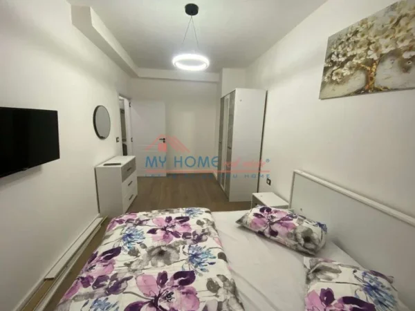 Tirane, shitet apartament 1+1+Ballkon Kati 2, 77 m² 180.000 € (Rruga Medar Shtylla)