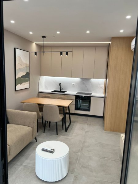 Tirane, jepet me qera apartament 2+1+Ballkon Kati 3, 85 m² 800 € (Laprake/Zoja e Keshillit te Mire)