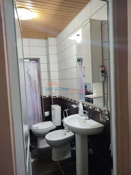 Tirane, shitet apartament 2+1+Ballkon Kati 4, 73 m² 137.000 € (Rruga Irfan Tomini)