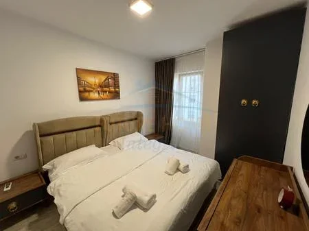 Tirane, jepet me qera apartament 1+1+Ballkon Kati 5, 70 m² 519 € (5 Maji)