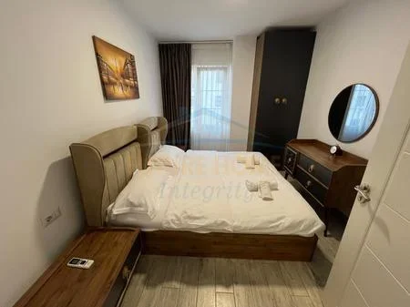 Tirane, jepet me qera apartament 1+1+Ballkon Kati 5, 70 m² 519 € (5 Maji)