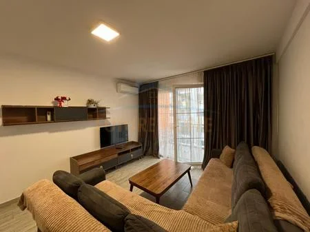 Tirane, jepet me qera apartament 1+1+Ballkon Kati 5, 70 m² 519 € (5 Maji)