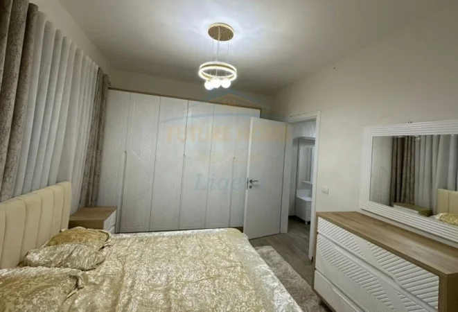 Tirane, jepet me qera apartament 2+1 Kati 1, 110 m² 850 € (Liqeni i Thate)