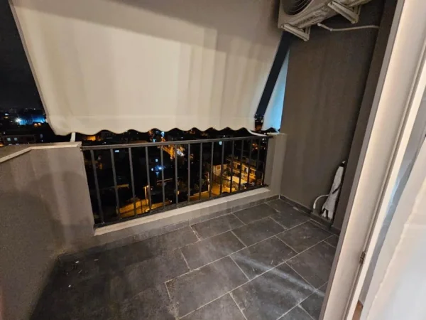 Tirane, jepet me qera apartament 2+1+Ballkon Kati 6, 95 m² 650 € (Tek 5 Maj, Tiranë)