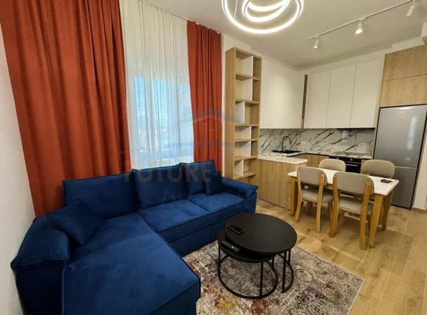 Tirane, jepet me qera apartament 1+1 Kati 8, 69 m² 650 € (Pazari i Ri)