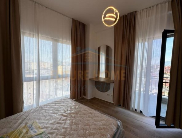 Tirane, jepet me qera apartament 1+1 Kati 8, 69 m² 650 € (Pazari i Ri)