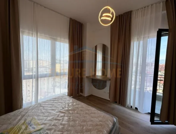 Tirane, jepet me qera apartament 1+1 Kati 8, 69 m² 650 € (Pazari i Ri)