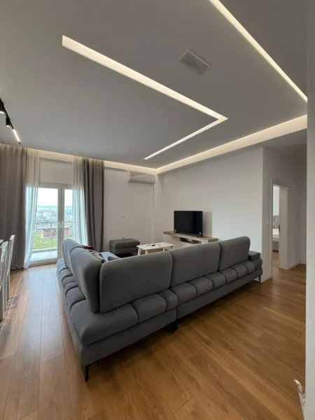 Tirane, jepet me qera apartament 3+1+Ballkon Kati 2, 120 m² 550 € (Babrru)