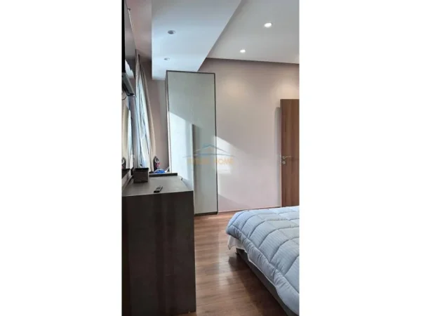 Tirane, jepet me qera apartament 2+1+2+Ballkon Kati 9, 96 m² 850 € (Farmacia 10)