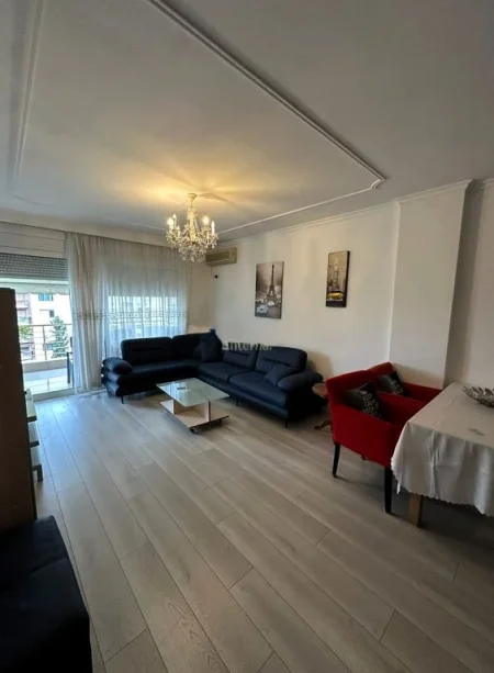 Tirane, jepet me qera apartament 2+1 Kati 7, 100 m² 1.100 € (BLLOKU)