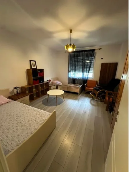 Tirane, jepet me qera apartament 2+1 Kati 7, 100 m² 1.100 € (BLLOKU)