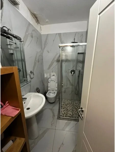 Tirane, jepet me qera apartament 2+1 Kati 7, 100 m² 1.100 € (BLLOKU)