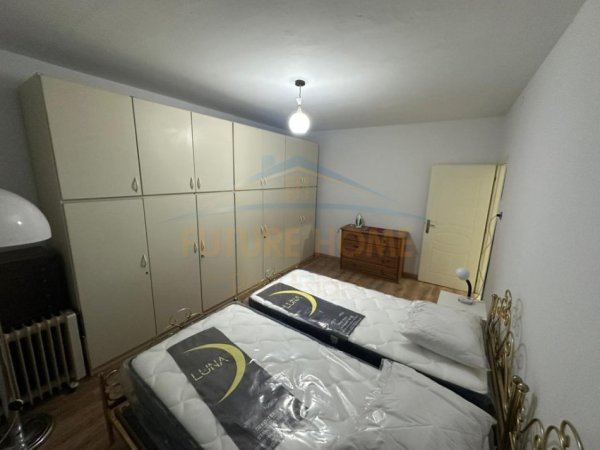 Tirane, jepet me qera apartament 2+1+Ballkon Kati 5, 75 m² 500 € (UET)