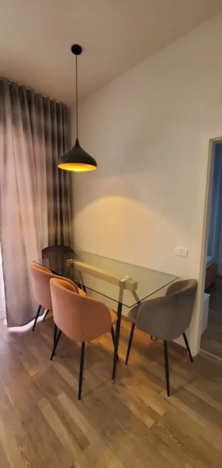 Tirane, jepet me qera apartament 1+1 Kati 8, 65 m² 450 € 