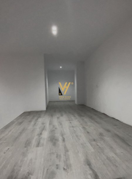 Tirane, jepet me qera zyre Kati 1, 60 m² 500 € (GOLDEN PARK 3)