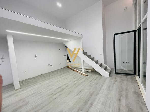 Tirane, jepet me qera zyre Kati 1, 60 m² 500 € (GOLDEN PARK 3)