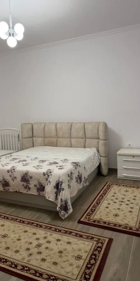 Tirane, jepet me qera Vile 2+1 Kati 1, 100 m² 700 € (Tek Rruga Siri Kodra, ish Frigoriferi Tiranë)