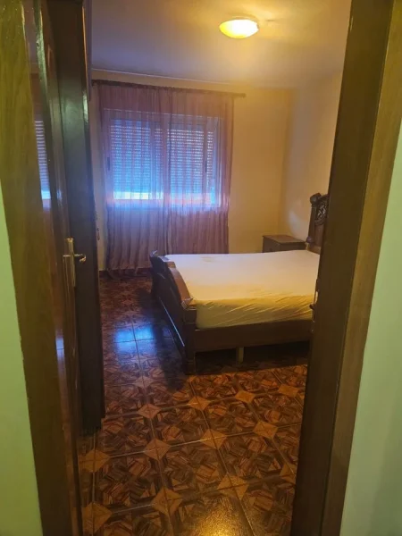 Tirane, jepet me qera apartament 2+1+Aneks Kati 4, 53 m² 400 € (Globe)