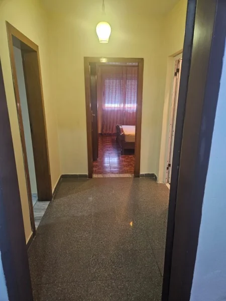 Tirane, jepet me qera apartament 1+1+Aneks Kati 4, 53 m² 400 € (Ish-Parku)