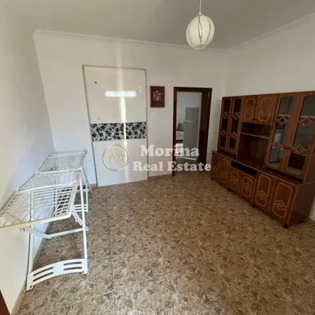 Tirane, jepet me qera shtepi 1+1 Kati 2, 70 m² 450 € (Qytet Studenti)