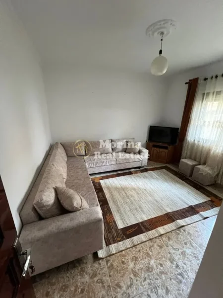 Tirane, jepet me qera shtepi 1+1 Kati 2, 70 m² 450 € (Qytet Studenti)