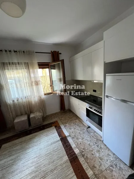 Tirane, jepet me qera shtepi 1+1 Kati 2, 70 m² 450 € (Qytet Studenti)