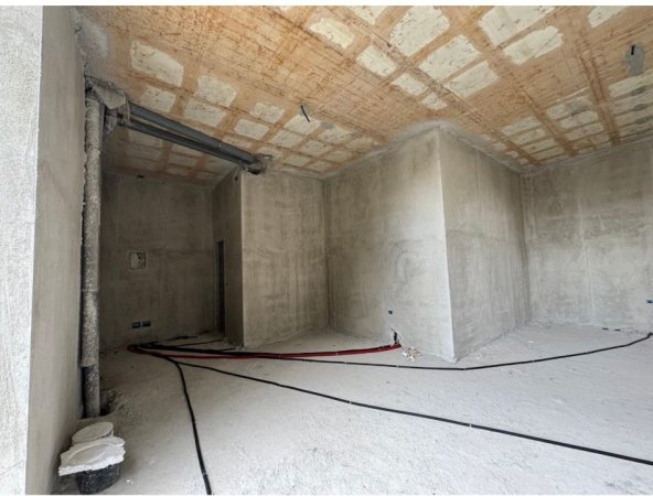 Tirane, shitet dyqan Kati 0, 75 m² (Rruga e Durresit)