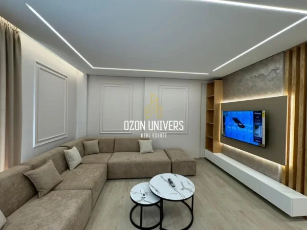 Tirane, jepet me qera apartament 2+1+Ballkon Kati 1, 125 m² 1.600 € (Teg)