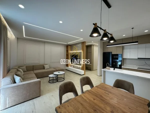 Tirane, jepet me qera apartament 2+1+Ballkon Kati 1, 125 m² 1.600 € (Teg)