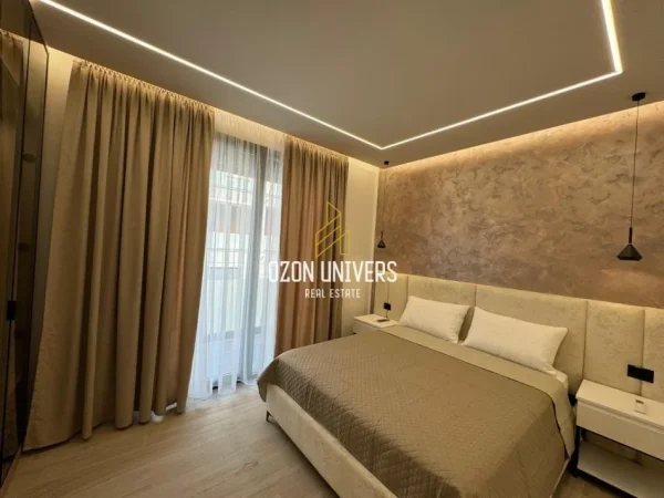 Tirane, jepet me qera apartament 2+1+Ballkon Kati 1, 125 m² 1.600 € (Teg)