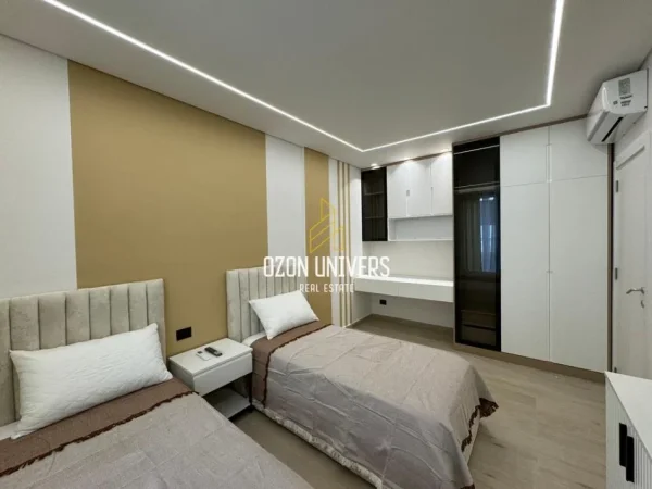 Tirane, jepet me qera apartament 2+1+Ballkon Kati 1, 125 m² 1.600 € (Teg)