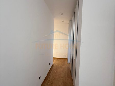 Durres, shitet apartament 2+1+Ballkon Kati 8, 103 m² 145.000 € (Stacioni i Trrenit,Durres)