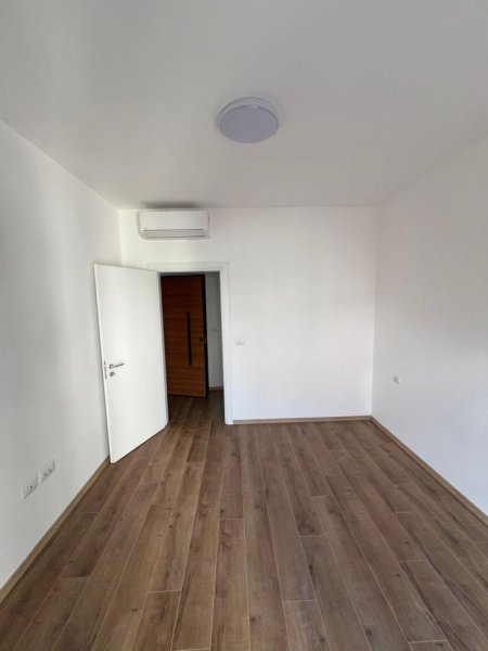 Tirane, jepet me qera zyre Kati 2, 60 m² 