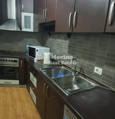Tirane, jepet me qera apartament 3+1 Kati 4, 130 m² 550 € (Astir)