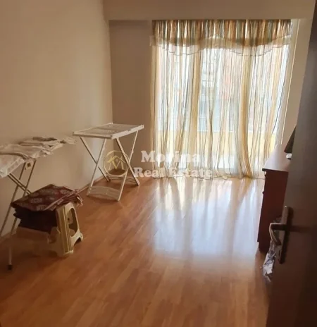 Tirane, jepet me qera apartament 3+1 Kati 4, 130 m² 550 € (Astir)