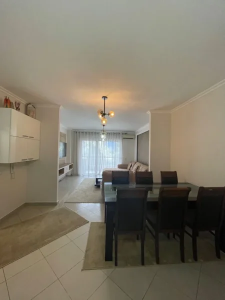 Tirane, jepet me qera apartament 1+1 , 80 m² 600 € (Liqeni i Thatë)