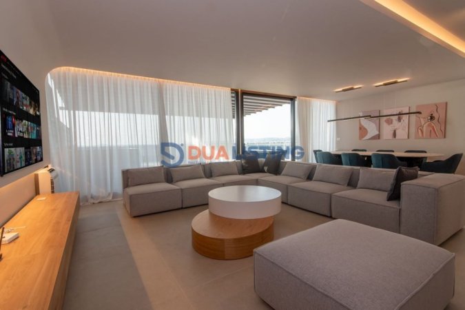 Vlore, shitet apartament+verande | Penthouse 3+1+Ballkon , 305 m² 
