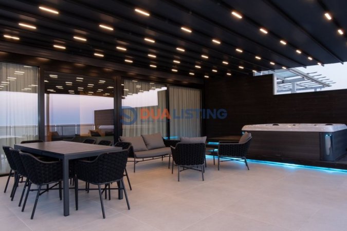 Vlore, shitet apartament+verande | Penthouse 3+1+Ballkon , 305 m² 