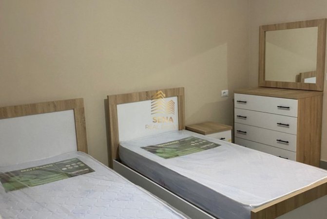 Tirane, jepet me qera apartament 1+1 Kati 1, 55 m² 400 € (Laprake)