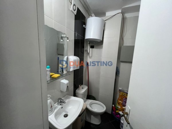 Tirane, jepet me qera zyre , 72 m² 1.100 € (Pazari i Ri)