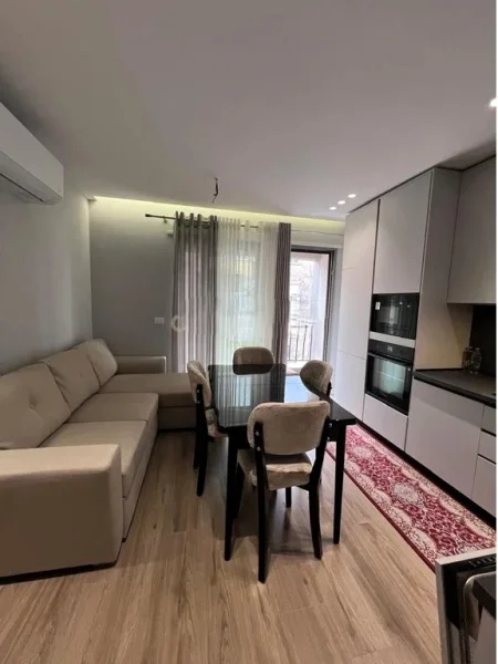 Tirane, jepet me qera apartament 2+1 Kati 2, 77 m² 800 € (PAZARI I RI)