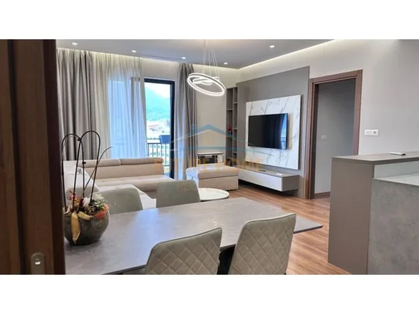 Tirane, jepet me qera apartament 2+1 Kati 9, 96 m² 850 € (FARAMCIA 10)
