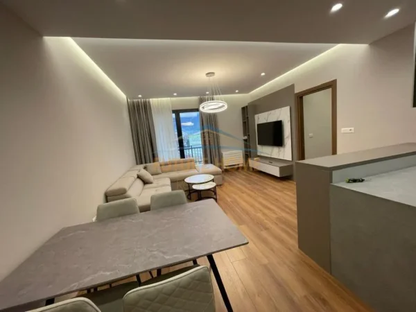 Tirane, jepet me qera apartament 2+1 Kati 9, 96 m² 850 € (FARAMCIA 10)