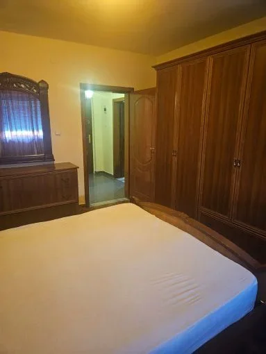 Tirane, jepet me qera apartament 2+1 Kati 4, 53 m² 400 € (ish parku i autobusave , globe)